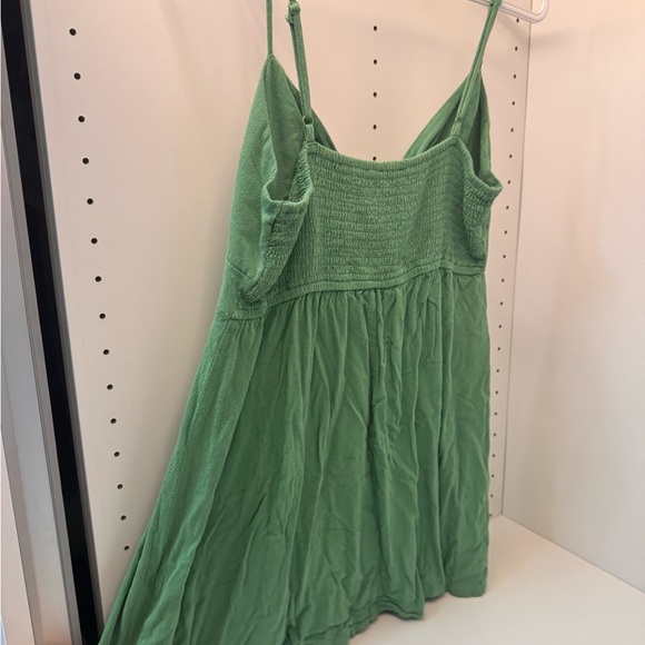 Green summer dress - Picture 2 of 3